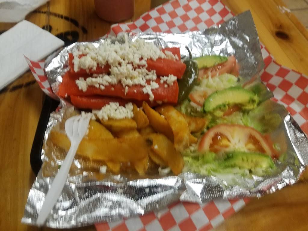 Fitos Tacos De Trompo | restaurant | 3113 W Davis St, Dallas, TX 75211, USA | 2144297458 OR +1 214-429-7458