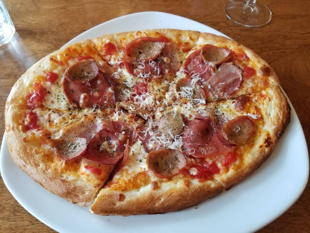 Donattela Bar & Grill | restaurant | 83 Bolton St, Bobcaygeon, ON K0M 1A0, Canada | 7057384303 OR +1 705-738-4303