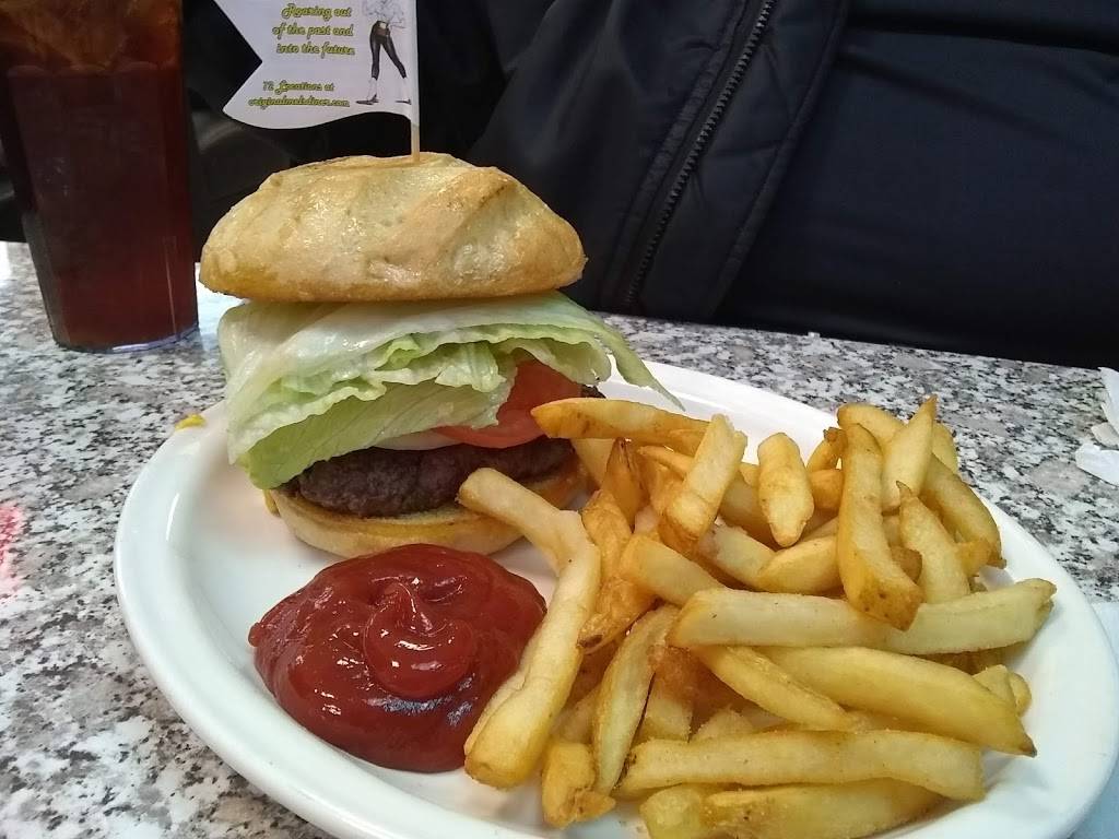 Mels The Original | restaurant | 1592-1598 Gateway Blvd, Fairfield, CA 94533, USA | 7074254452 OR +1 707-425-4452