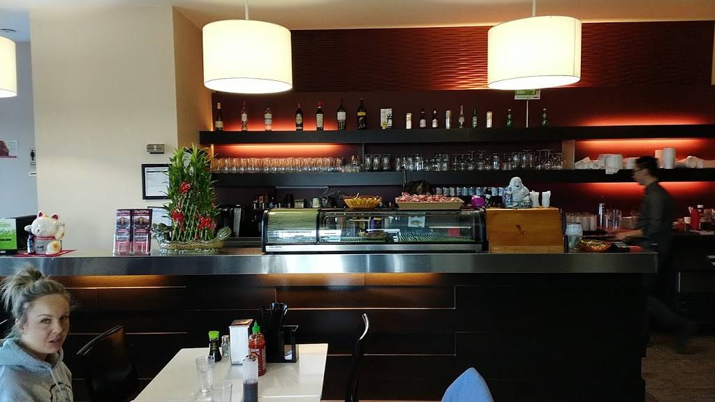 Big Pho | restaurant | 145 Mapleview Dr W, Barrie, ON L4N 9H7, Canada | 7057228188 OR +1 705-722-8188