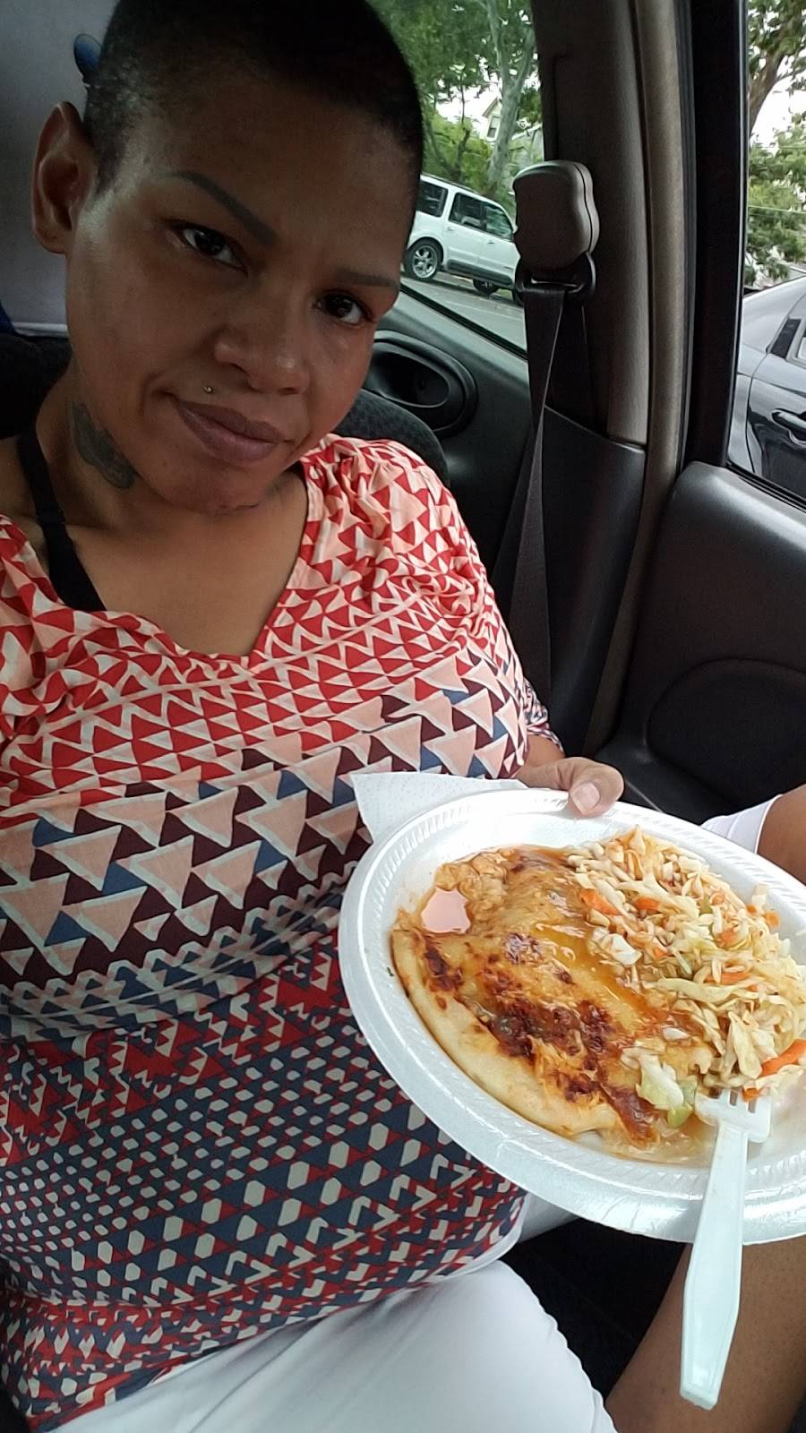 Pupuseria Daysi | restaurant | 200 W Buttonwood St, Reading, PA 19601, USA | 4847210774 OR +1 484-721-0774