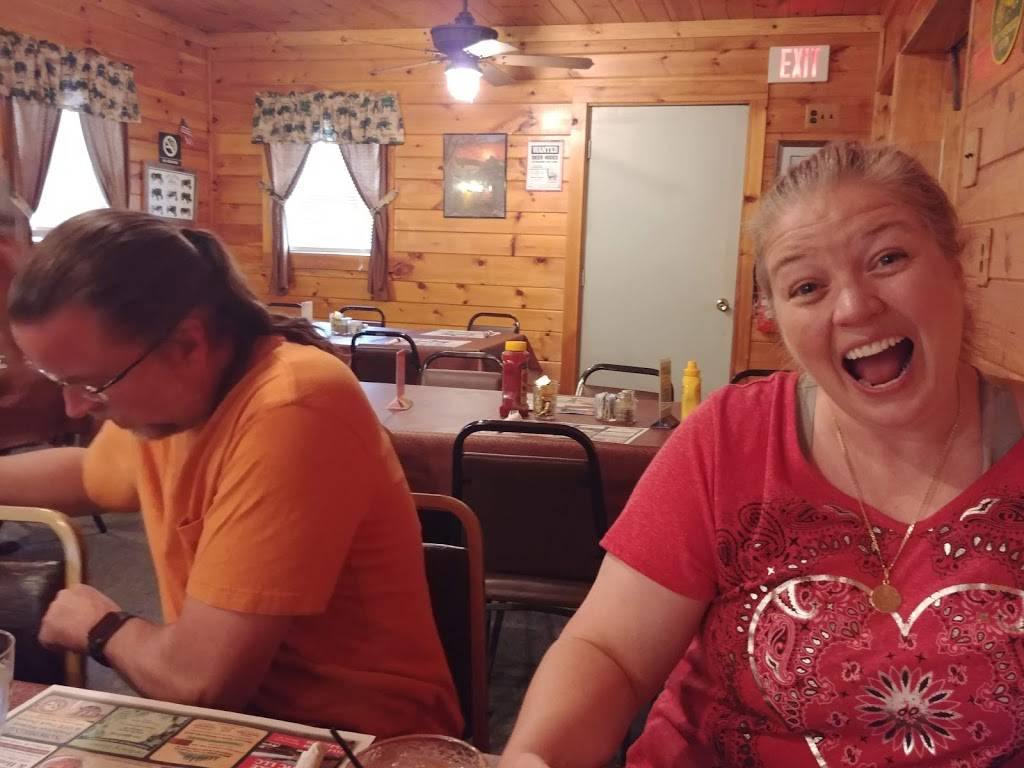 Pinecrest Supper Club | restaurant | 9231 WI-73, Pittsville, WI 54466, USA | 7158842694 OR +1 715-884-2694