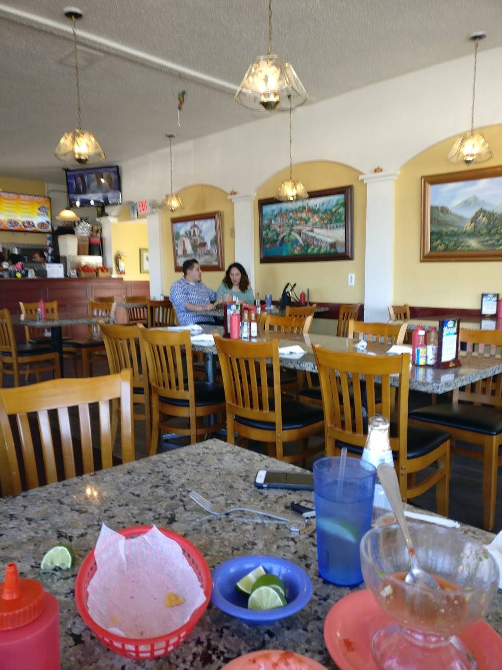 Mariscos Puerto Nuevo | restaurant | 580 Broadway Ave, Seaside, CA 93955, USA | 8315830411 OR +1 831-583-0411