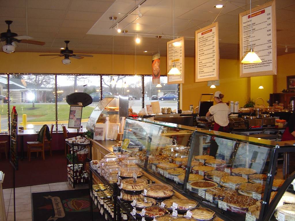 Grand Traverse Pie Company | restaurant | 9912 E Grand River Ave, Brighton, MI 48116, USA | 8102257437 OR +1 810-225-7437