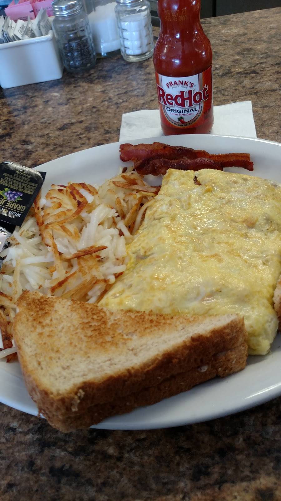 Hungry Bear | restaurant | 1700 Sunnyside Ave, Burlington, IA 52601, USA | 3197530673 OR +1 319-753-0673