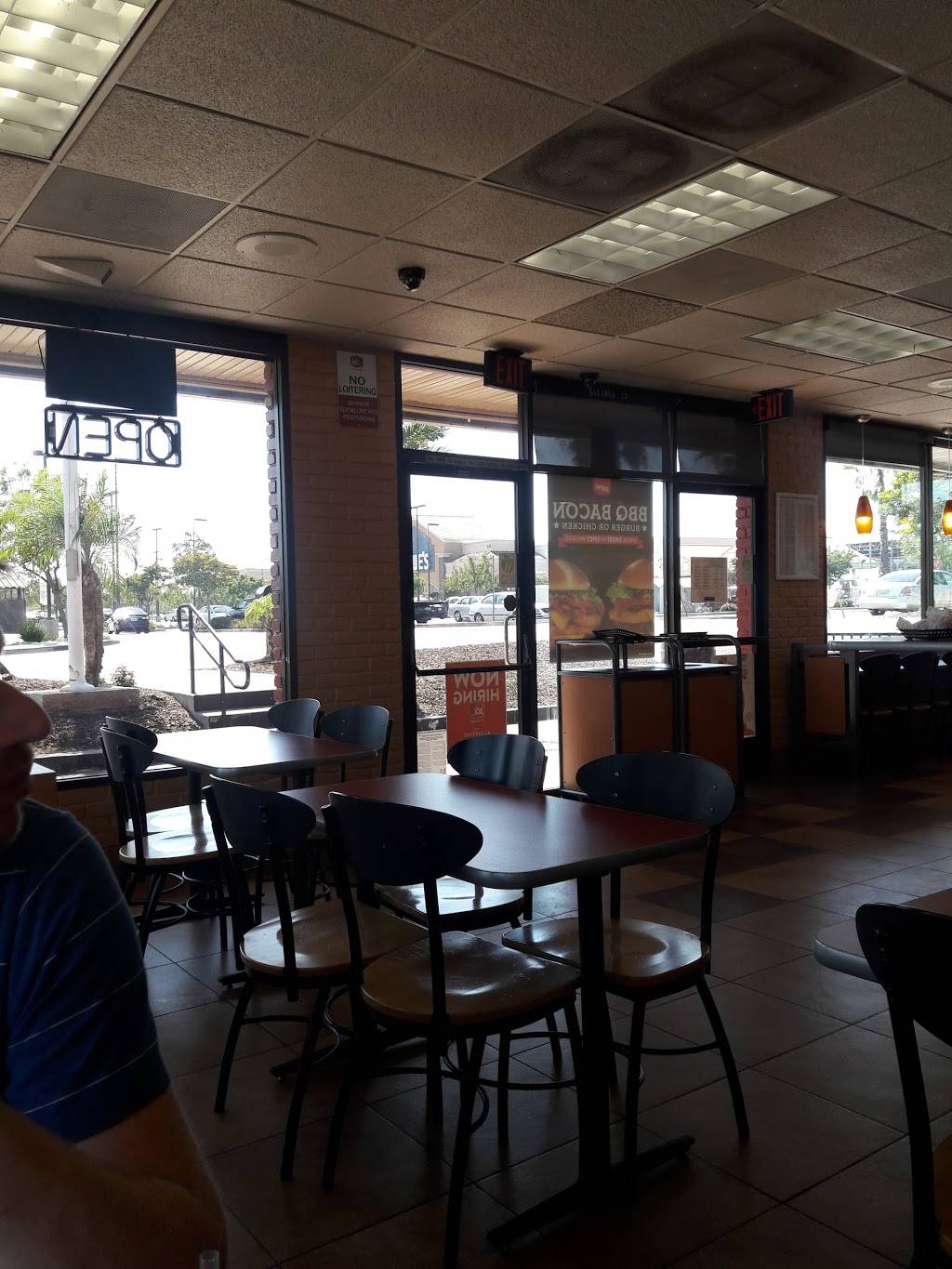 Jack in the Box | restaurant | 550 W Mission Ave, Escondido, CA 92025, USA | 7607457785 OR +1 760-745-7785