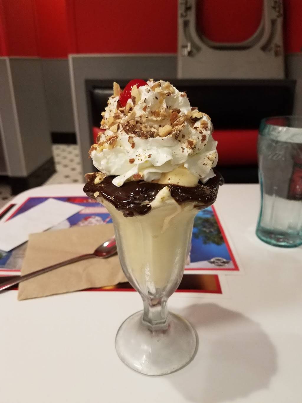 Steak n Shake | restaurant | 9150 N Main St, Dayton, OH 45415, USA | 9378320294 OR +1 937-832-0294