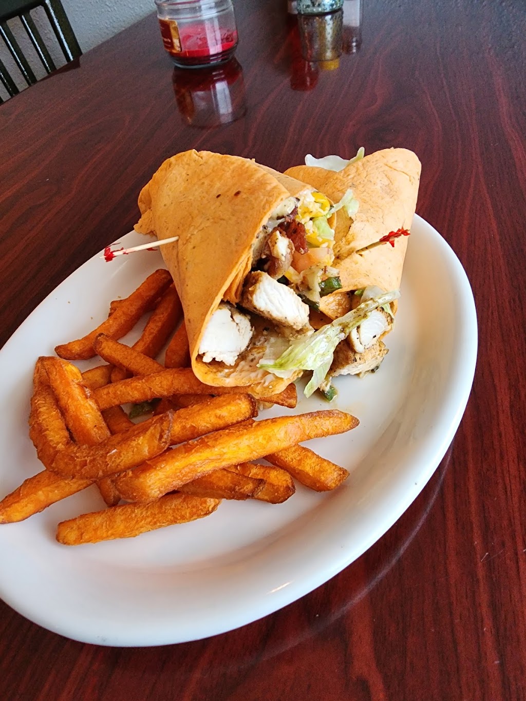 Kikis Bar & Grill | restaurant | 208 N Logan Ave, Fleming, CO 80728, USA | 9702654925 OR +1 970-265-4925