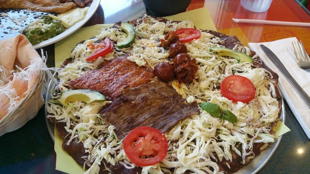 El Fortin | restaurant | 700 E Commonwealth Ave, Fullerton, CA 92831, USA | 7147734290 OR +1 714-773-4290