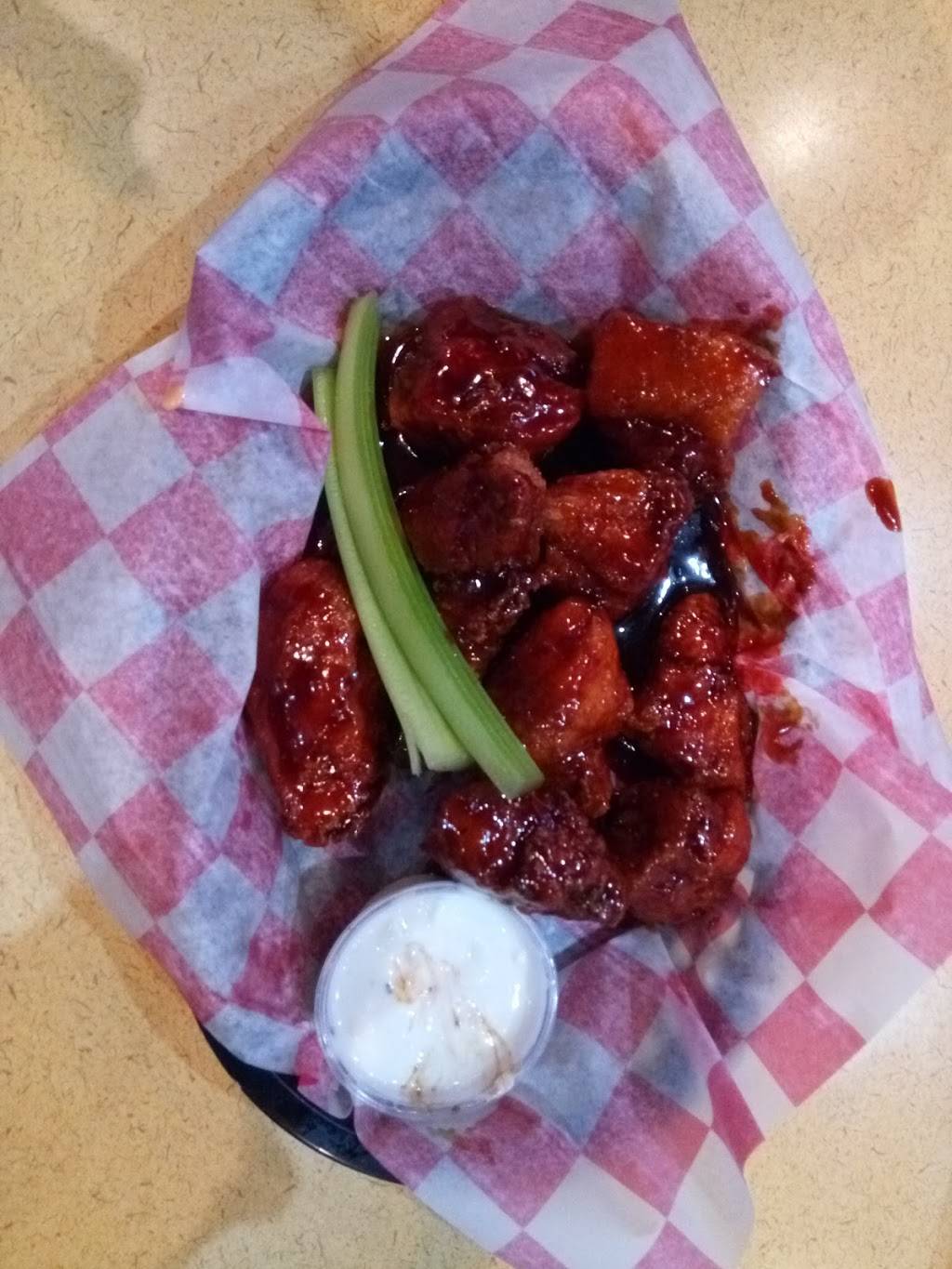 Rugies Dugout | restaurant | 1210 N 6th St, Monticello, IN 47960, USA | 5742975658 OR +1 574-297-5658