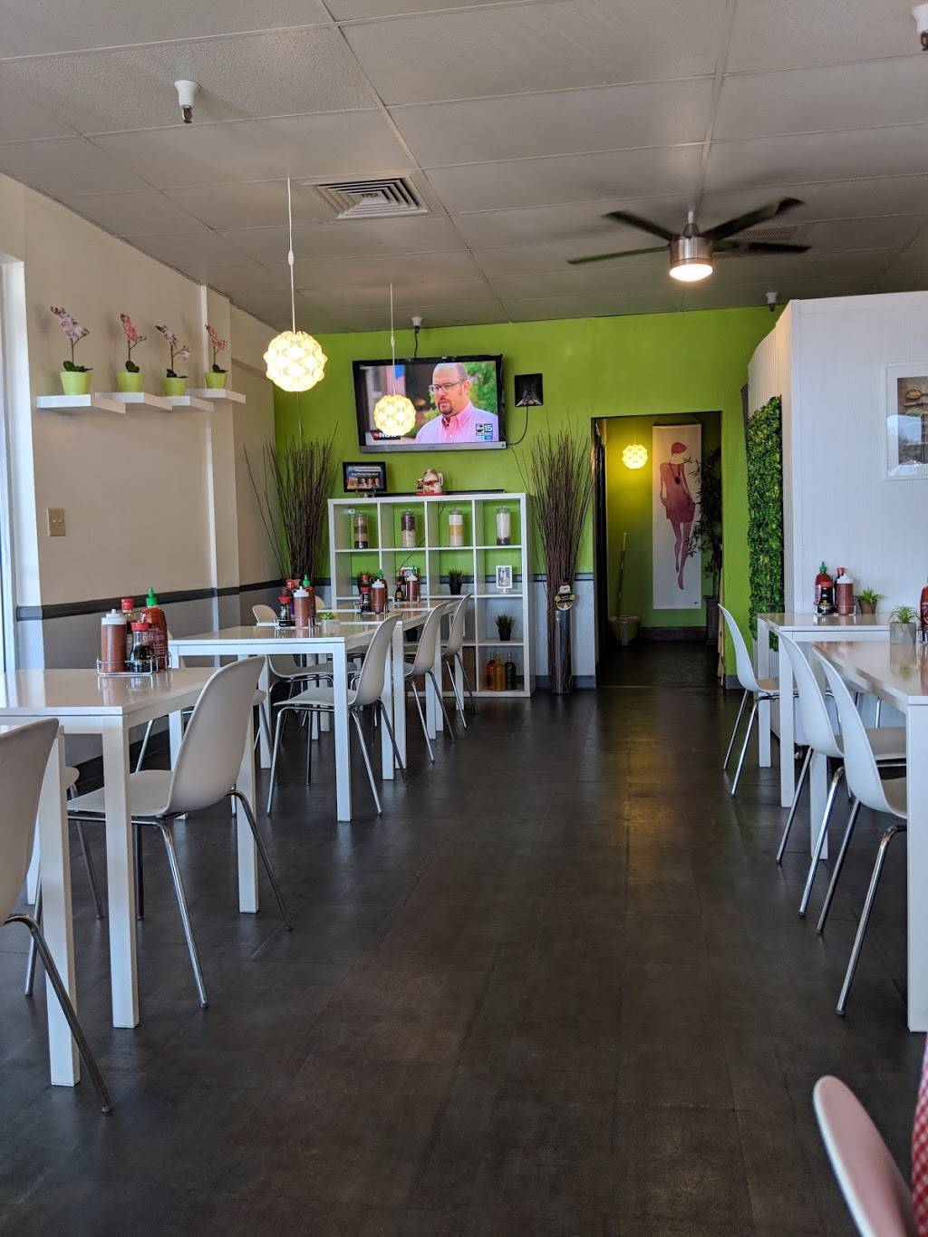 Saigon Bowl | restaurant | 8123 E Roosevelt St, Scottsdale, AZ 85257, USA | 4809495251 OR +1 480-949-5251