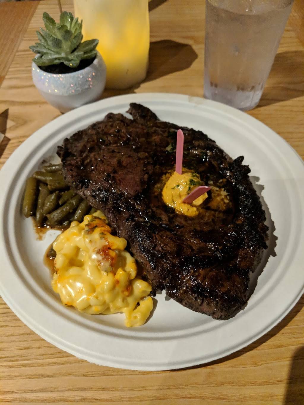 Spring Street Beer and Wine Garden | restaurant | 1920 Houston Ave, Houston, TX 77007, USA | 7134899340 OR +1 713-489-9340