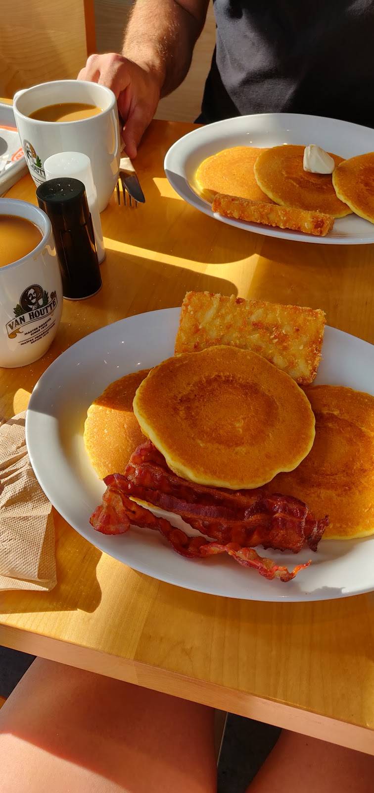 A&W Canada | restaurant | 1510 Boulevard Gréber, Gatineau, QC J8R 0E1, Canada | 8195767880 OR +1 819-576-7880