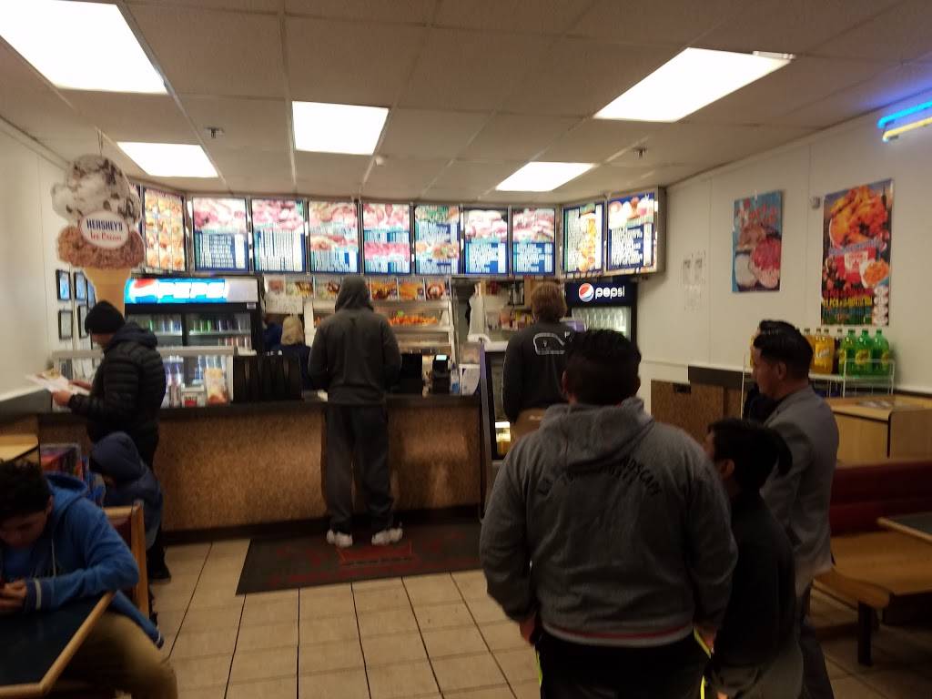 Crown Fried Chicken Lynn | restaurant | 60 Market Square, Lynn, MA 01905, USA | 7817807047 OR +1 781-780-7047