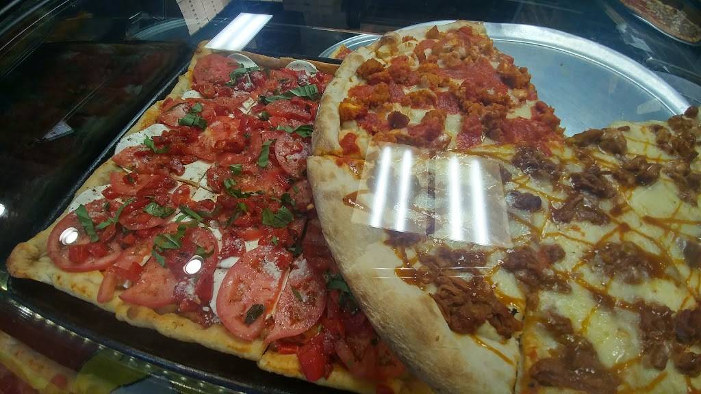 Abeetza Pizza | restaurant | 82 Glen Cove Rd, Greenvale, NY 11548, USA | 5164843123 OR +1 516-484-3123