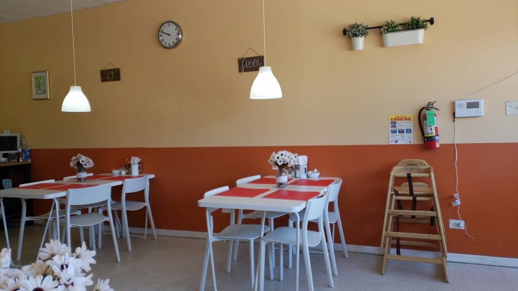 Pupuseria | restaurant | 6533 W 63rd St, Chicago, IL 60638, USA | 7734983676 OR +1 773-498-3676