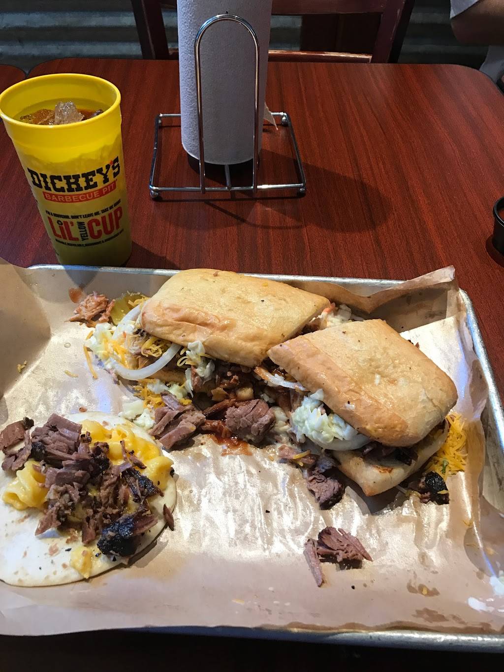 Dickeys Barbecue Pit | restaurant | 407 N Pacific Coast Hwy, Redondo Beach, CA 90277, USA | 4243980042 OR +1 424-398-0042