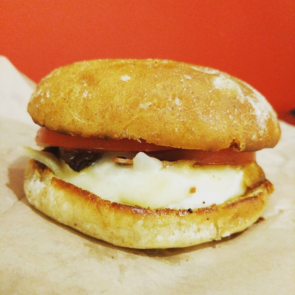 Farmhouse | restaurant | 700 Locust St, Des Moines, IA 50309, USA | 5153693276 OR +1 515-369-3276