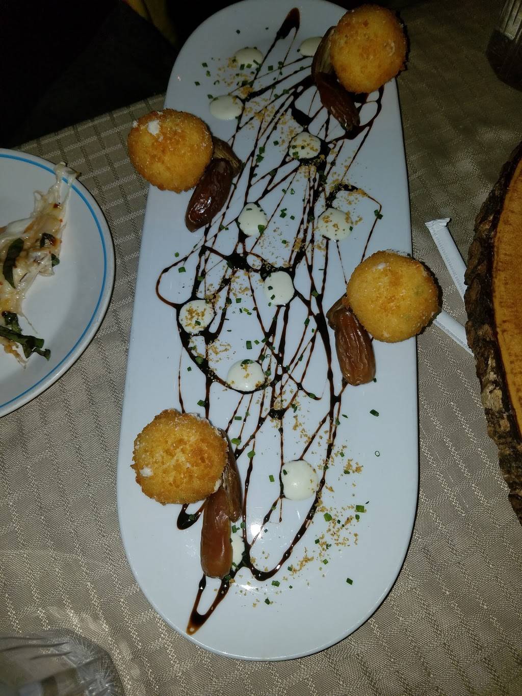 The Garden | restaurant | 200-204 Cedar St, New Berlin, IL 62670, USA | 2173131890 OR +1 217-313-1890