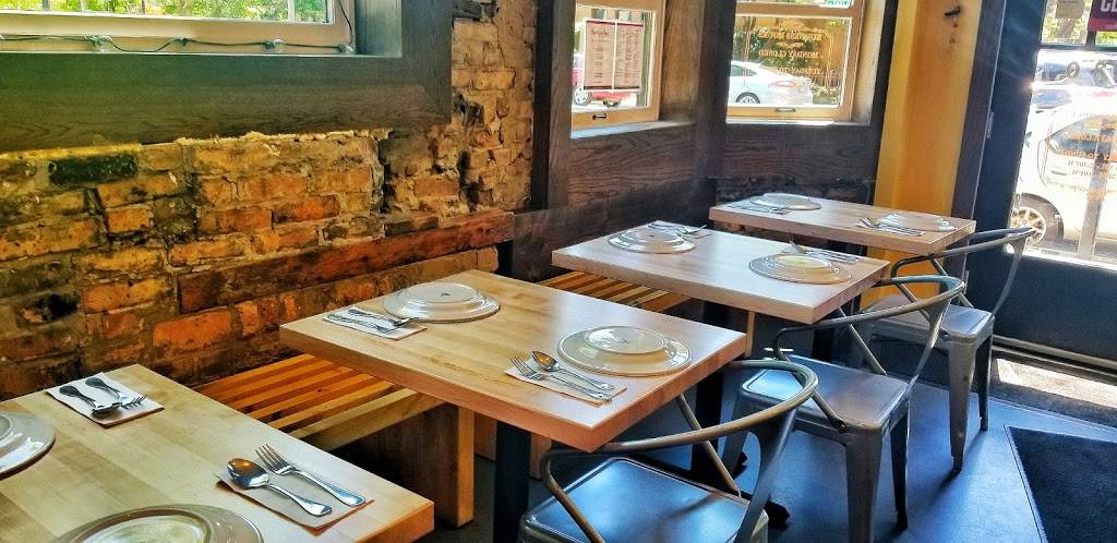 Curry On Fire indian Cuisine | restaurant | 1030 W Taylor St, Chicago, IL 60607, USA | 3126248888 OR +1 312-624-8888