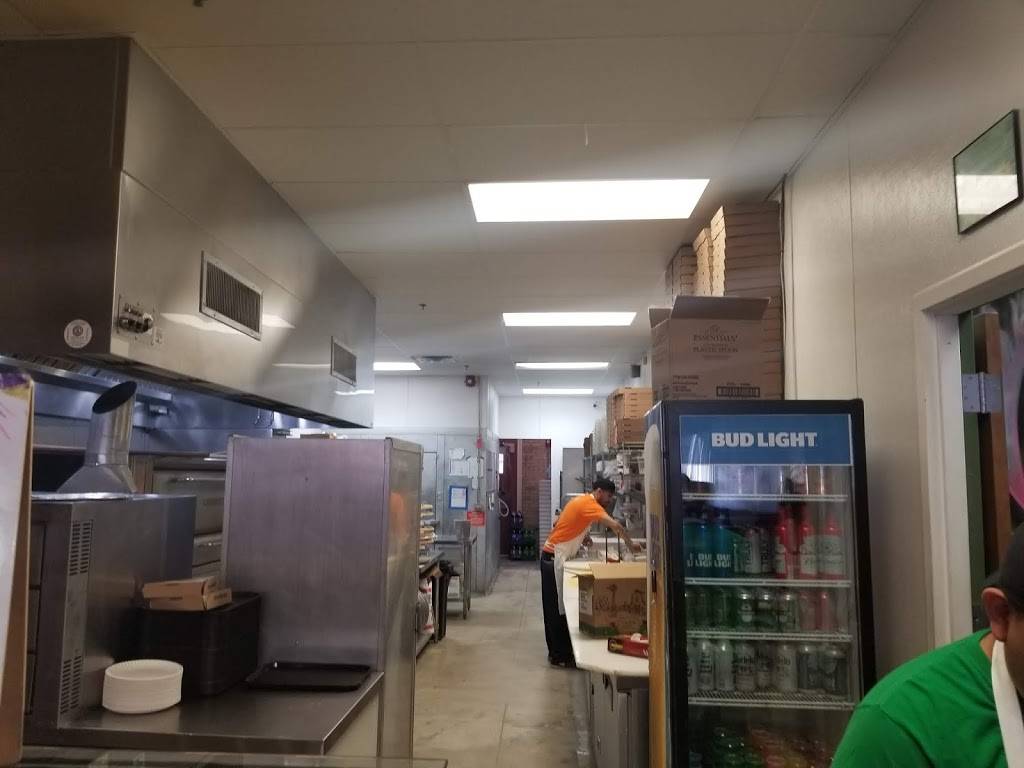 Lucky Lucianos | restaurant | 15 Ionia Ave SW #140, Grand Rapids, MI 49503, USA | 6163564600 OR +1 616-356-4600