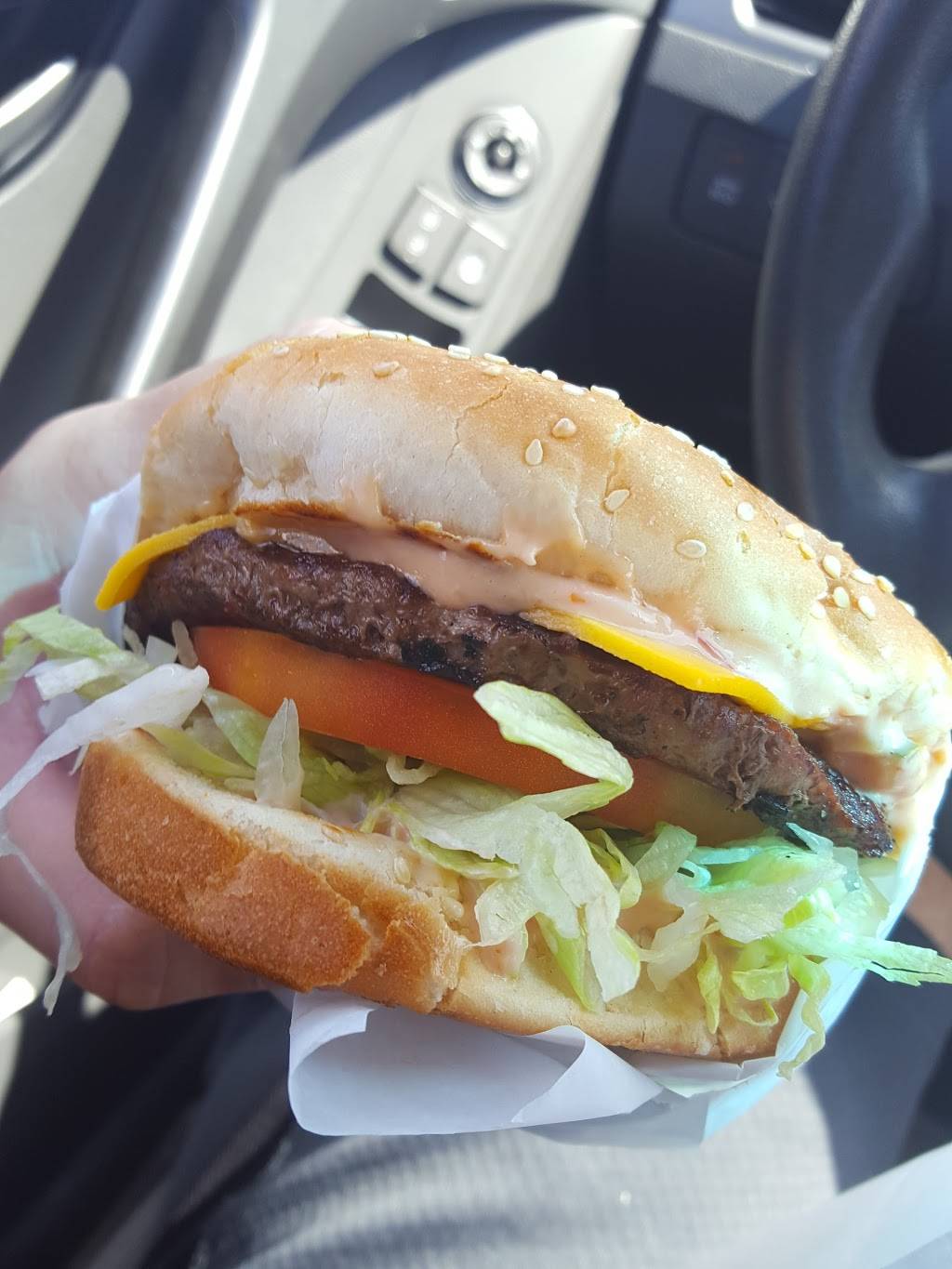 Douglas Burgers | restaurant | 18461 Dexter Ave, Lake Elsinore, CA 92532, USA | 9512455441 OR +1 951-245-5441