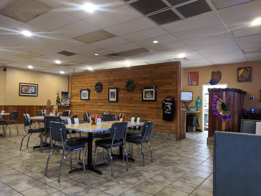 Spahrs at the Station | restaurant | 16816 LA-3235, Cut Off, LA 70345, USA | 9853254450 OR +1 985-325-4450