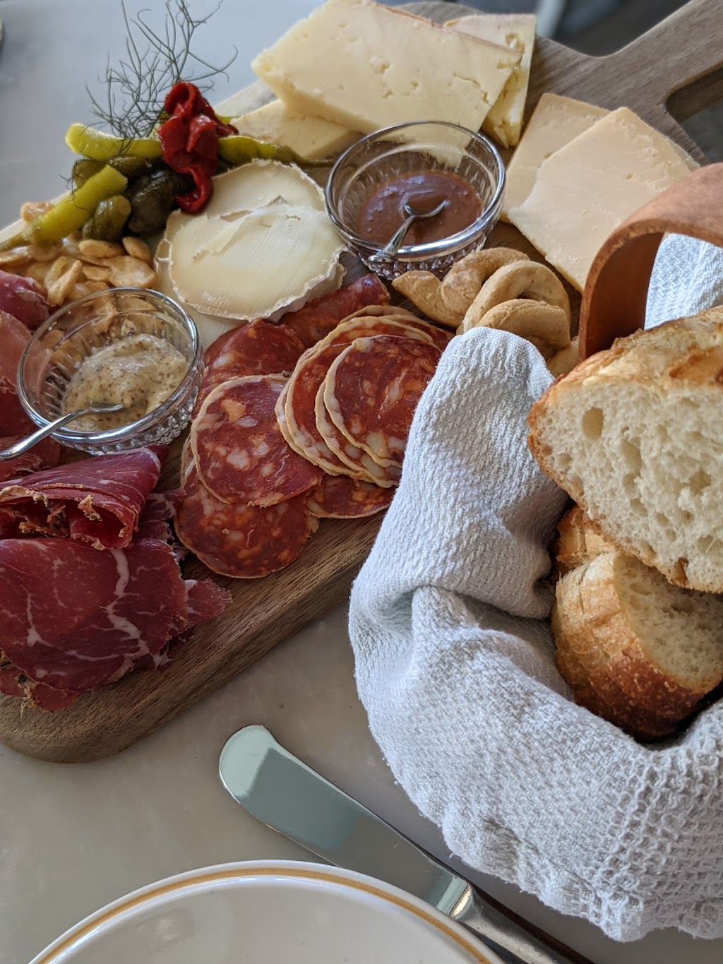 APT 115 | restaurant | 2025 E 7th St, Austin, TX 78702, USA | 7373330780 OR +1 737-333-0780