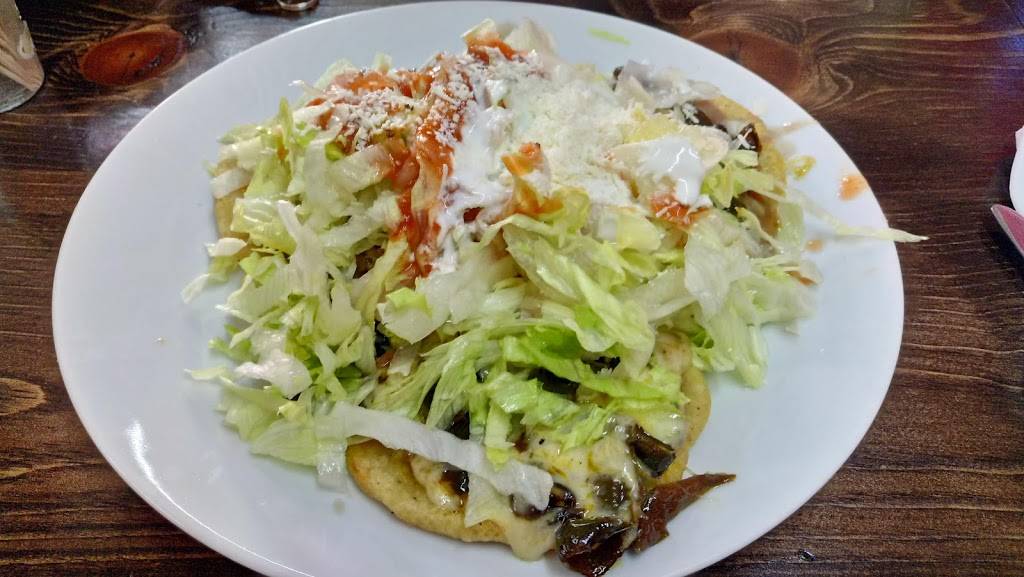 Cenaduria Los Muñecos | restaurant | Ejército Nacional 98_8, Tomas Aquino, 22414 Tijuana, B.C., Mexico | 016648785167 OR +52 664 878 5167