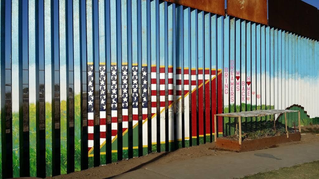 Mariscos El Faro | restaurant | Av Del Pacifico 464, Monumental, 22517 Tijuana, B.C., Mexico | 016642058544 OR +52 664 205 8544