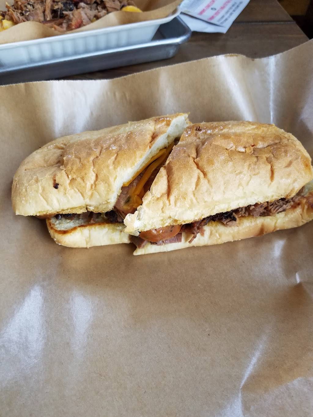 Dickeys Barbecue Pit | restaurant | 3035 Henry St, Muskegon, MI 49441, USA | 2313755644 OR +1 231-375-5644