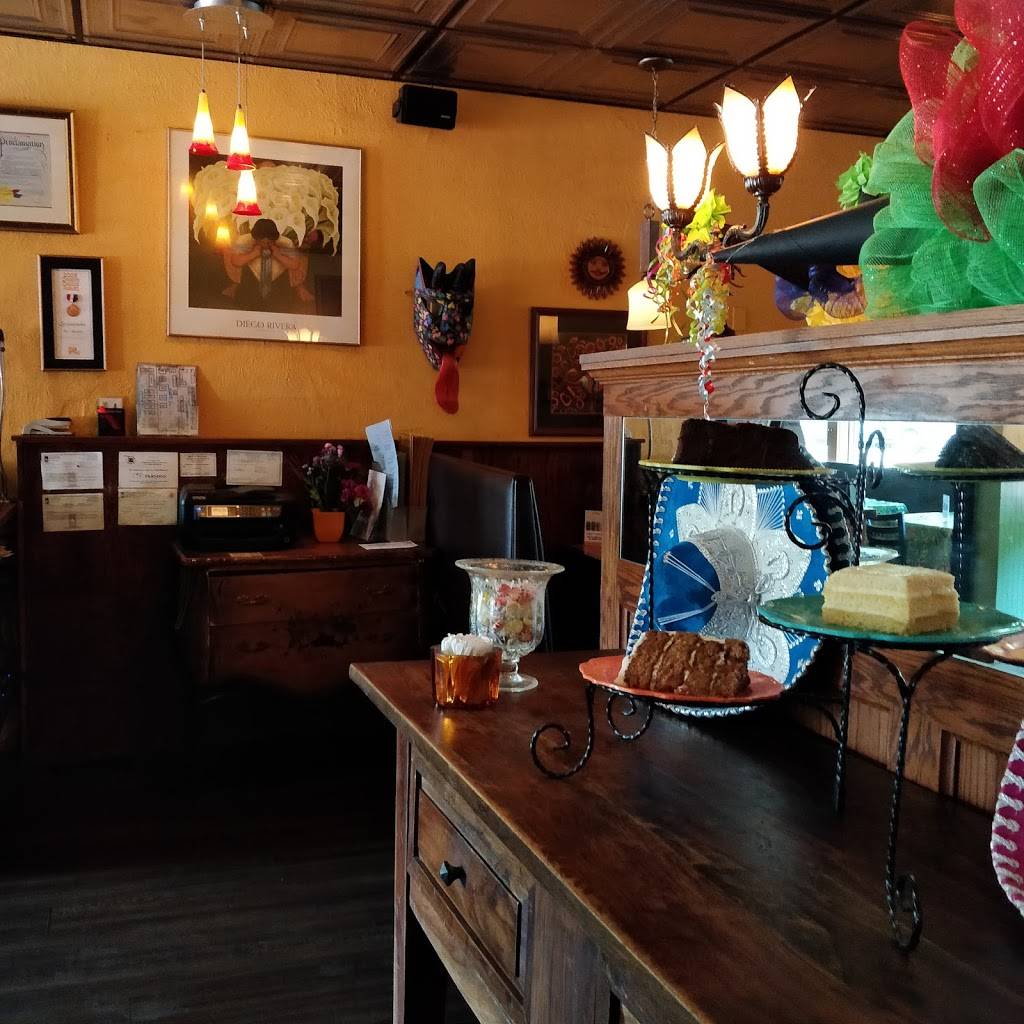 La Cucaracha Mexican Restaurante | restaurant | 36 Dale St S, St Paul, MN 55102, USA | 6512219682 OR +1 651-221-9682