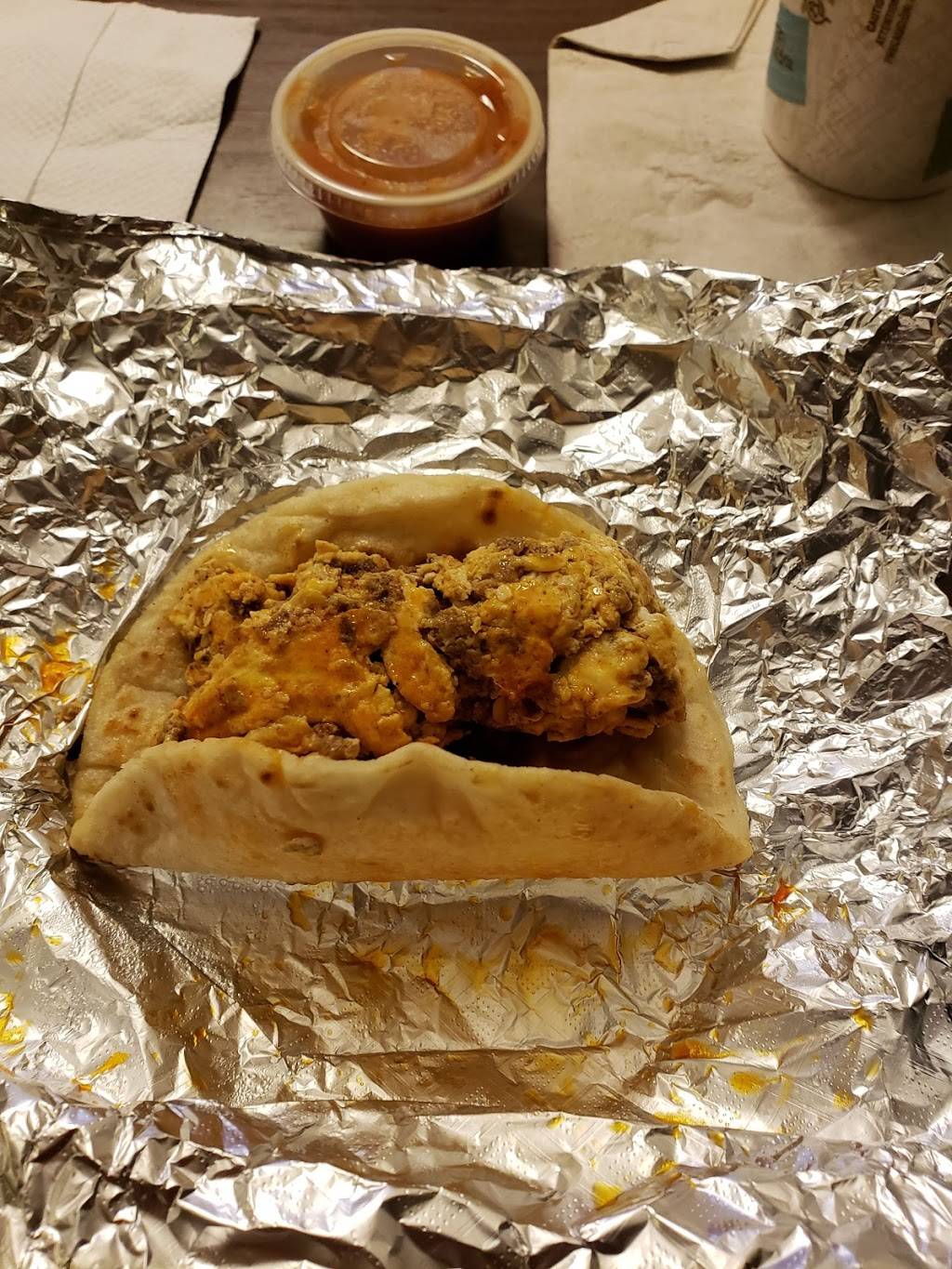 Taqueria La Famosa | restaurant | 2800 W Main St, League City, TX 77573, USA | 2813165376 OR +1 281-316-5376