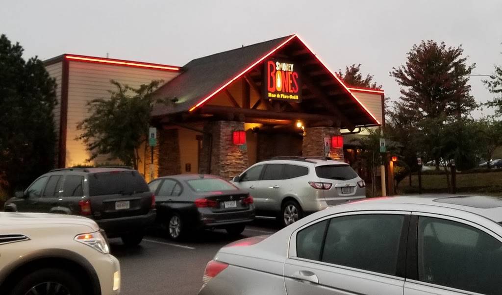 Smokey Bones Bar & Fire Grill | restaurant | 2601 Prince William Pkwy, Woodbridge, VA 22192, USA | 7034910390 OR +1 703-491-0390