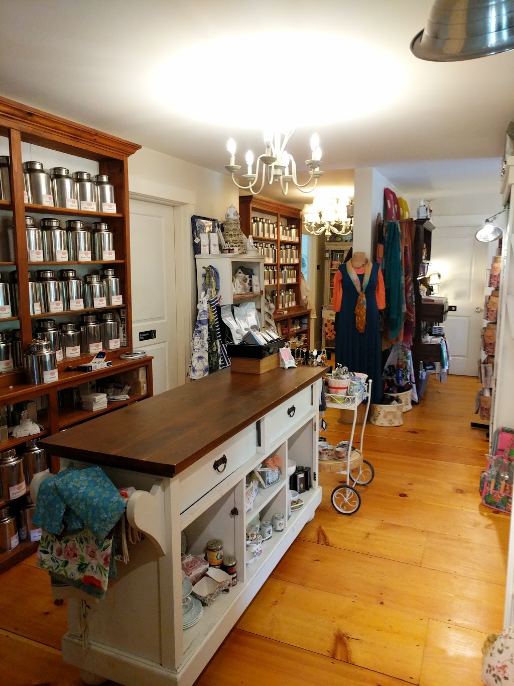 Jacquelines Teas | restaurant | 201 Main St, Freeport, ME 04032, USA | 6188898 OR +1 6188898