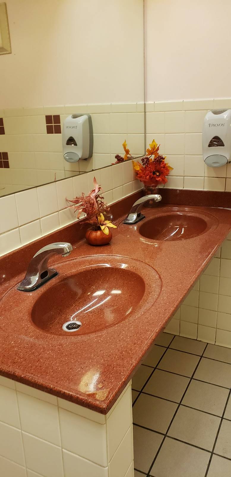 BP | restaurant | 333 220th St, Williamsburg, IA 52361, USA | 3196689540 OR +1 319-668-9540