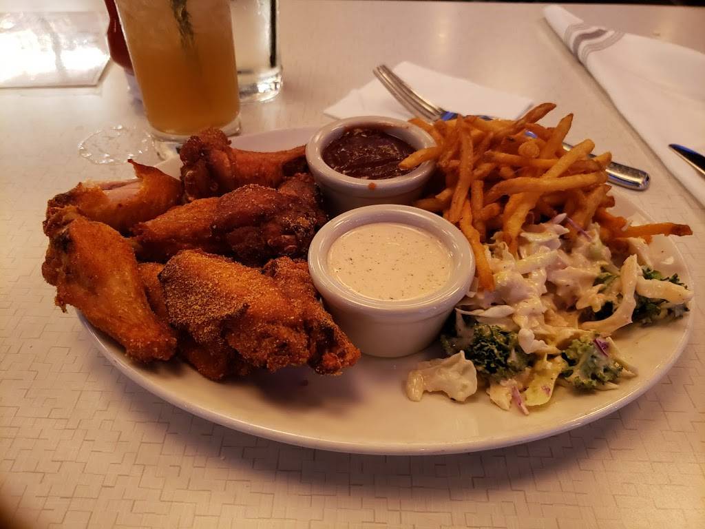 Legacy Kitchen Oyster Counter And Tap | restaurant | 817 Common St, New Orleans, LA 70112, USA | 5048271651 OR +1 504-827-1651