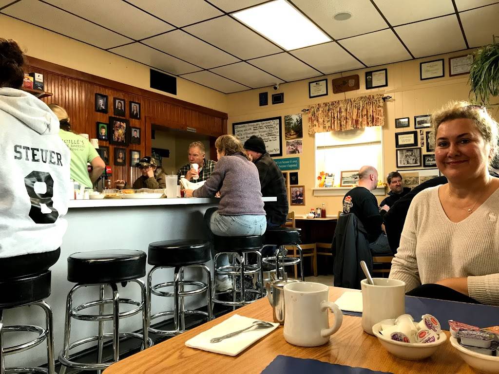 Lucilles Country Cooking | restaurant | 1496 Main St, Barnegat, NJ 08005, USA | 6096984474 OR +1 609-698-4474