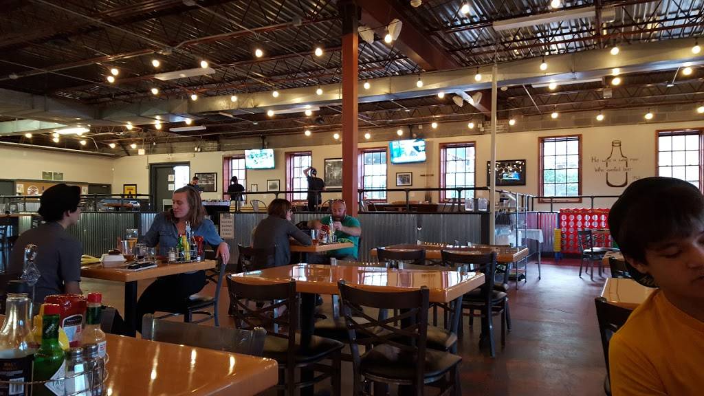 50/50 Taphouse | restaurant | 29 W Cork St, Winchester, VA 22601, USA | 5407734986 OR +1 540-773-4986