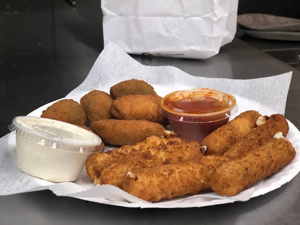 Annies Pizzeria | restaurant | 213 Middlesex Ave, Medford, MA 02155, USA | 7812193731 OR +1 781-219-3731