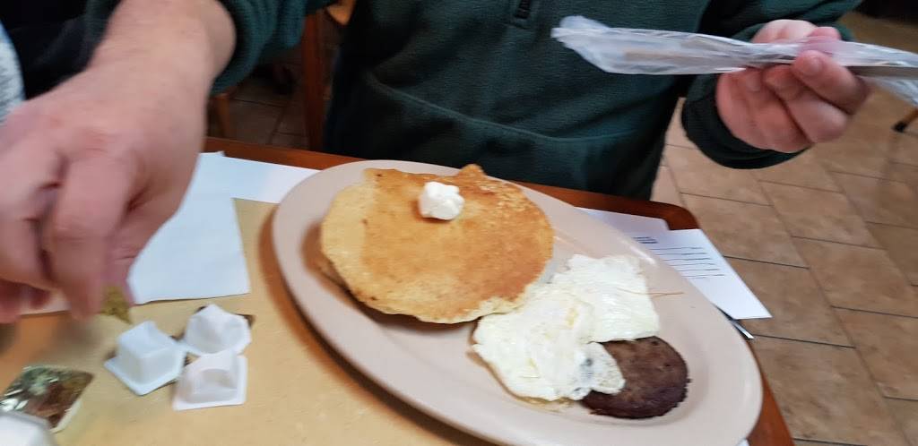 Tudors Biscuit World | restaurant | 1401 Main St E, Oak Hill, WV 25901, USA | 3044652003 OR +1 304-465-2003