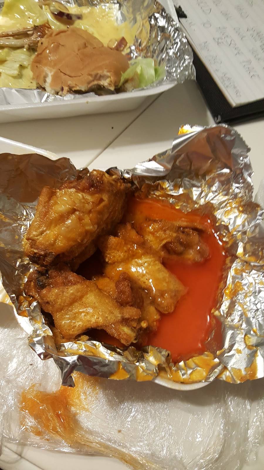 Big Shot Bobs House of Wings - Weirton | restaurant | 241 Three Springs Dr #9, Weirton, WV 26062, USA | 6813283053 OR +1 681-328-3053