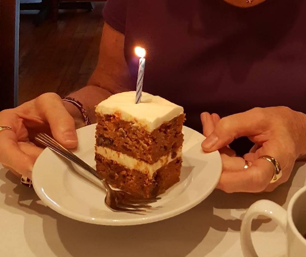 The Legend Classic Irvington Cafe | restaurant | 5614 E Washington St, Indianapolis, IN 46219, USA | 3175362028 OR +1 317-536-2028