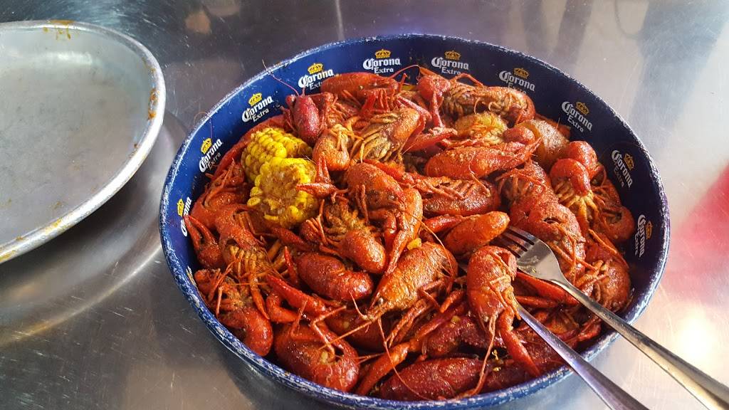 Fish N Tails Oyster Bar | restaurant | 221 W Polk St #101, Richardson, TX 75081, USA | 9724799944 OR +1 972-479-9944