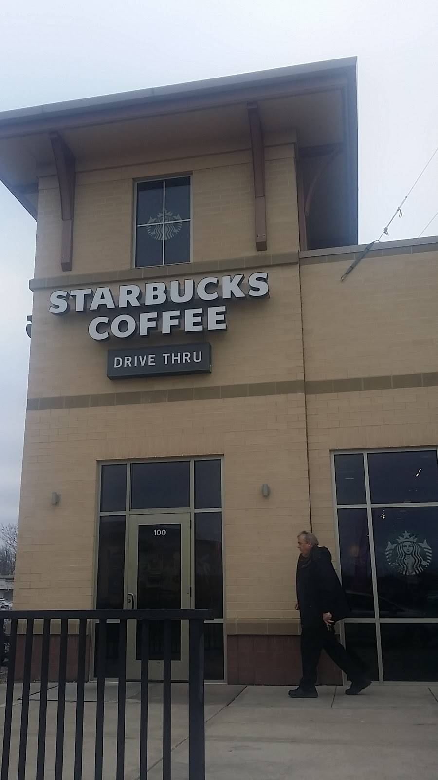 Starbucks | cafe | 2883 S Oneida St, Ashwaubenon, WI 54304, USA | 9204994532 OR +1 920-499-4532