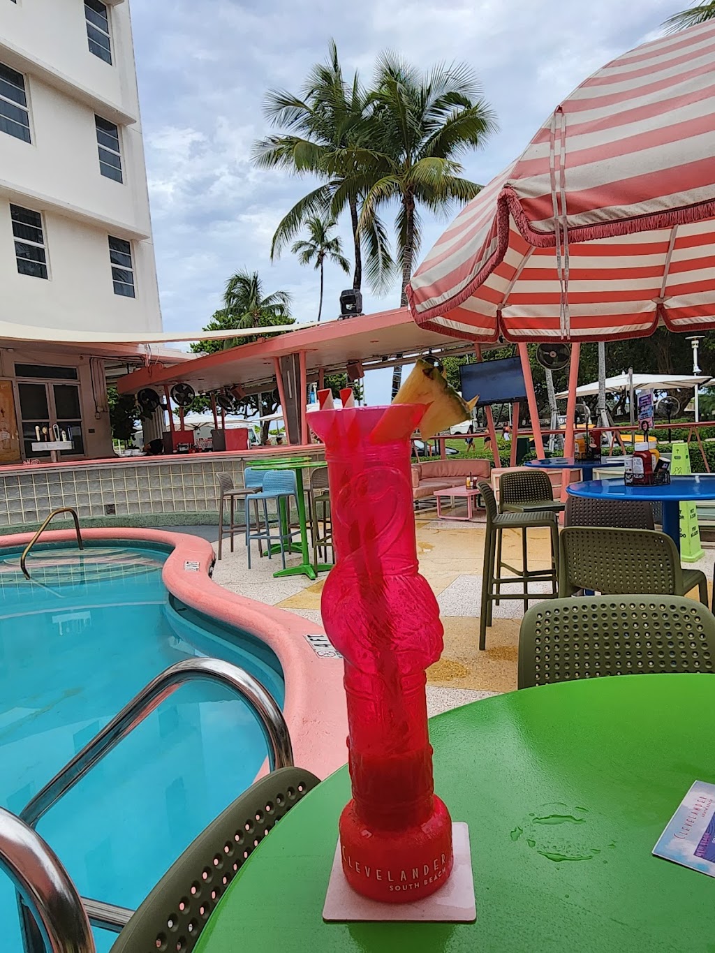 SoBe Hookah At Clevelander Sports Bar | night club | 1020 Ocean Dr, Miami Beach, FL 33139, USA | 8633220509 OR +1 863-322-0509