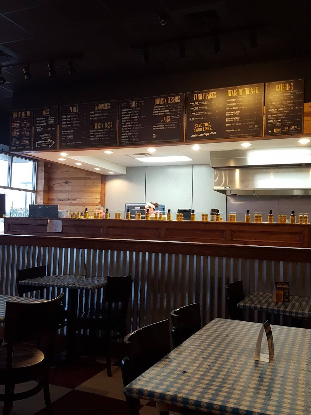 Dickeys Barbecue Pit | restaurant | 20755 Hall Rd, Macomb, MI 48044, USA | 5867415270 OR +1 586-741-5270