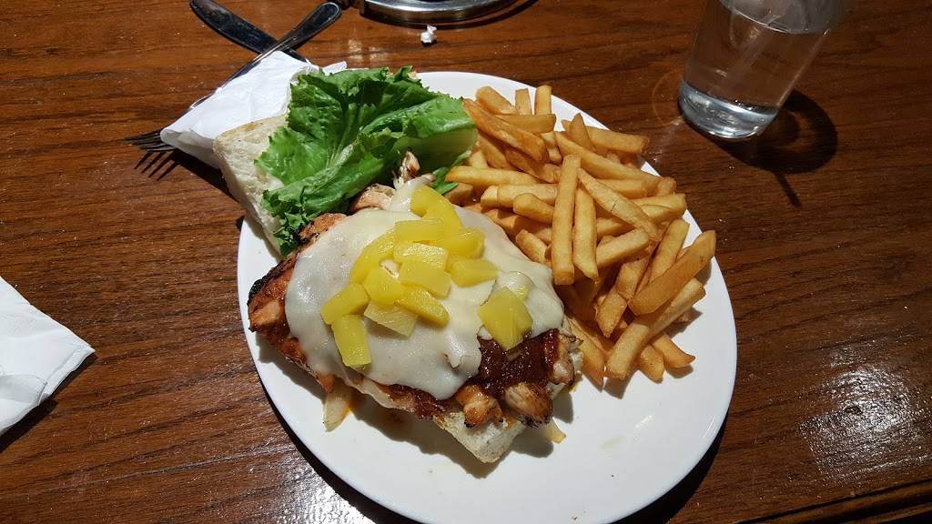 CDB Pizza & Italian Restaurant | restaurant | 5104 E Fowler Ave, Temple Terrace, FL 33617, USA | 8139851336 OR +1 813-985-1336