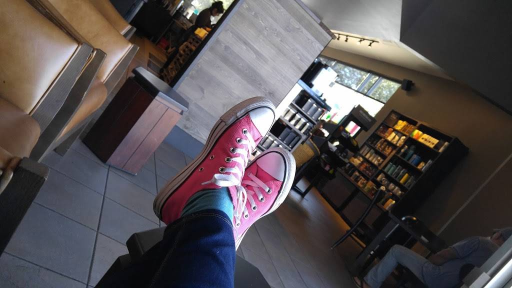 Starbucks | cafe | 4946 4th St N Space 400, St. Petersburg, FL 33703, USA | 7275287561 OR +1 727-528-7561