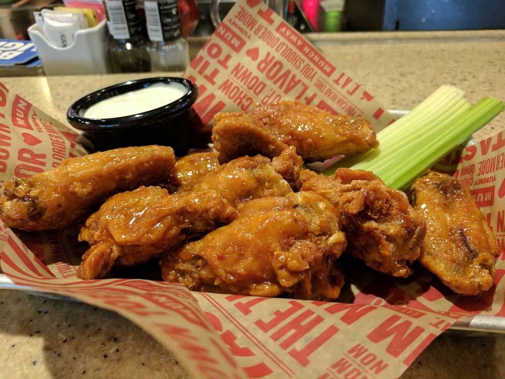 Applebees Grill + Bar | restaurant | 2250 Santa Rosa Ave, Santa Rosa, CA 95407, USA | 7075760552 OR +1 707-576-0552